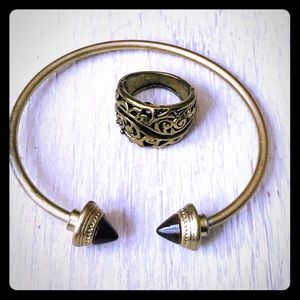 GREAT JEWELRY SET WITH A RING AND BRACELET!